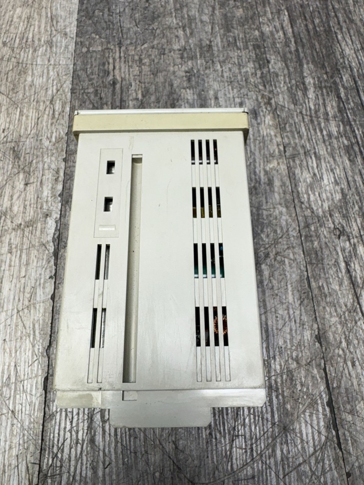 KEYENCE RD SERIES ANALOG SENSOR CONTROLLER RD-50E