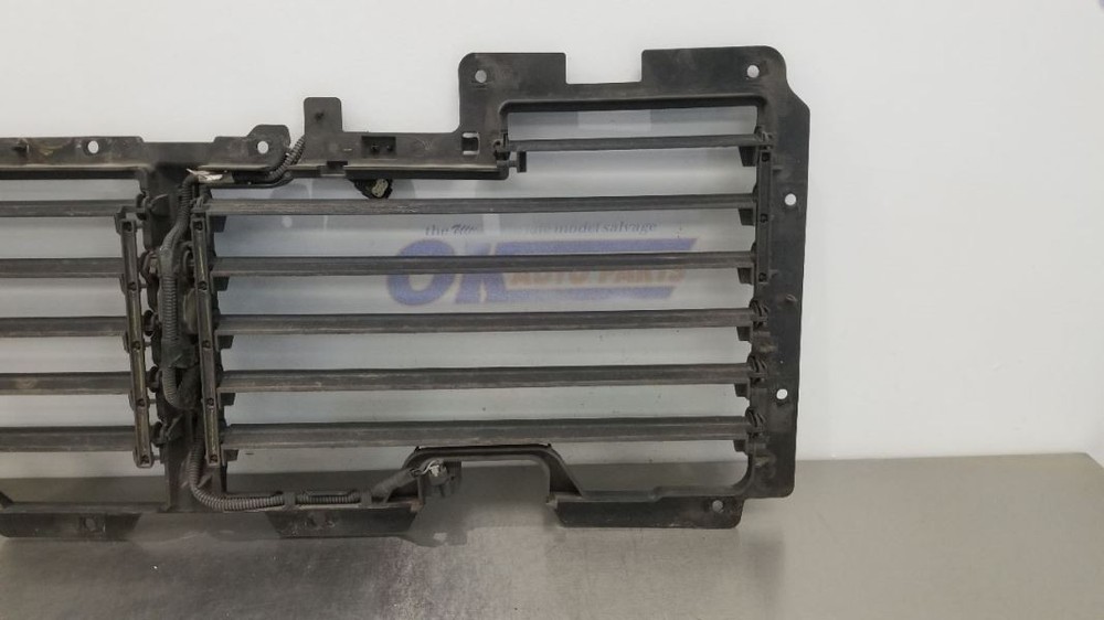 18 CHEVY SUBURBAN 1500 AIR SHUTTER 5.3L