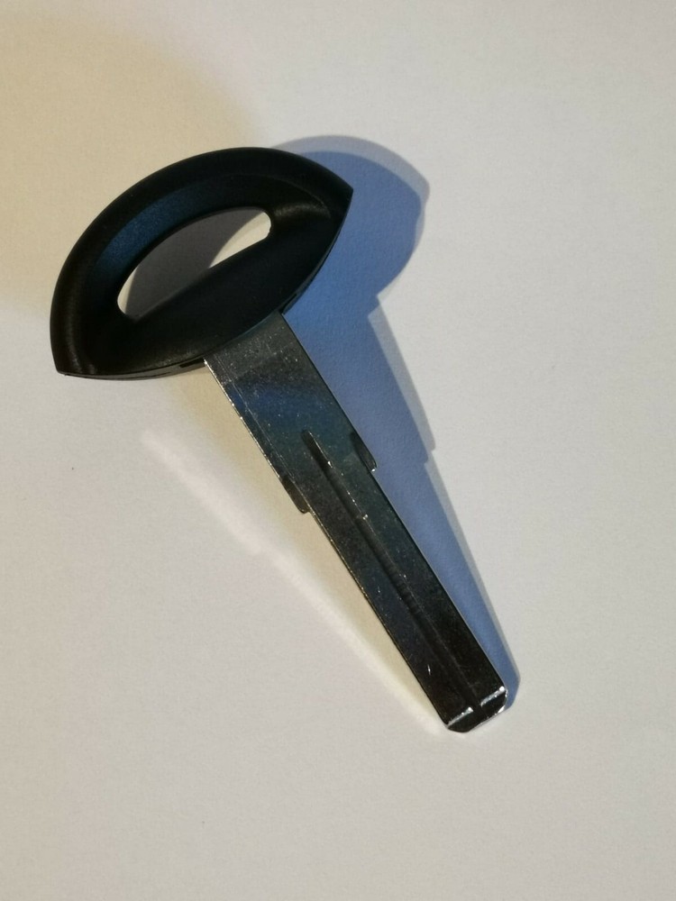 Fits: 1  SAAB blade with grove