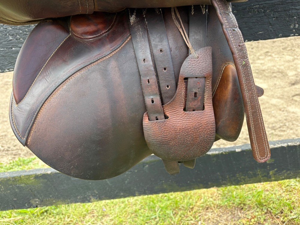 English Jumping Saddle Antares 17"