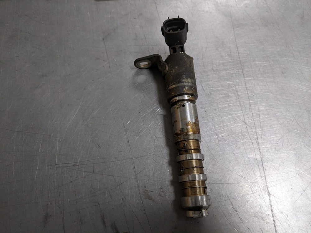 Variable Valve Timing Solenoid From 2009 GMC Acadia 3.6 AWD