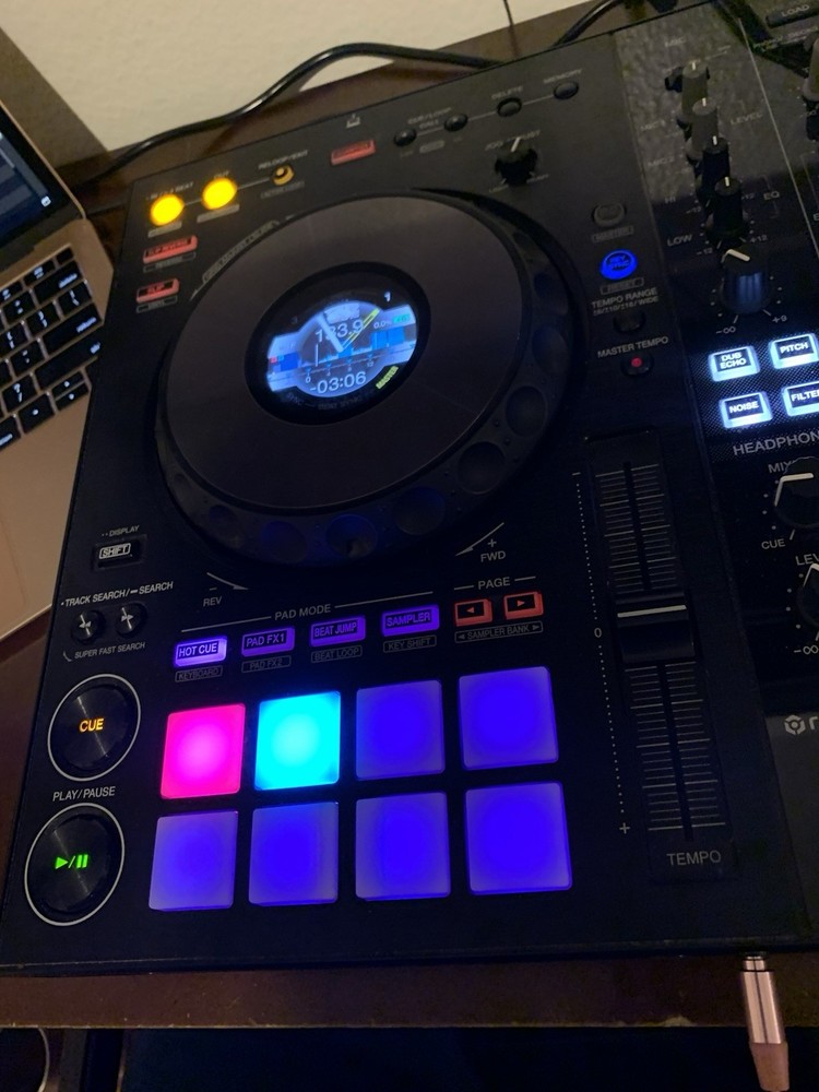 Pioneer DDJ-800 Used