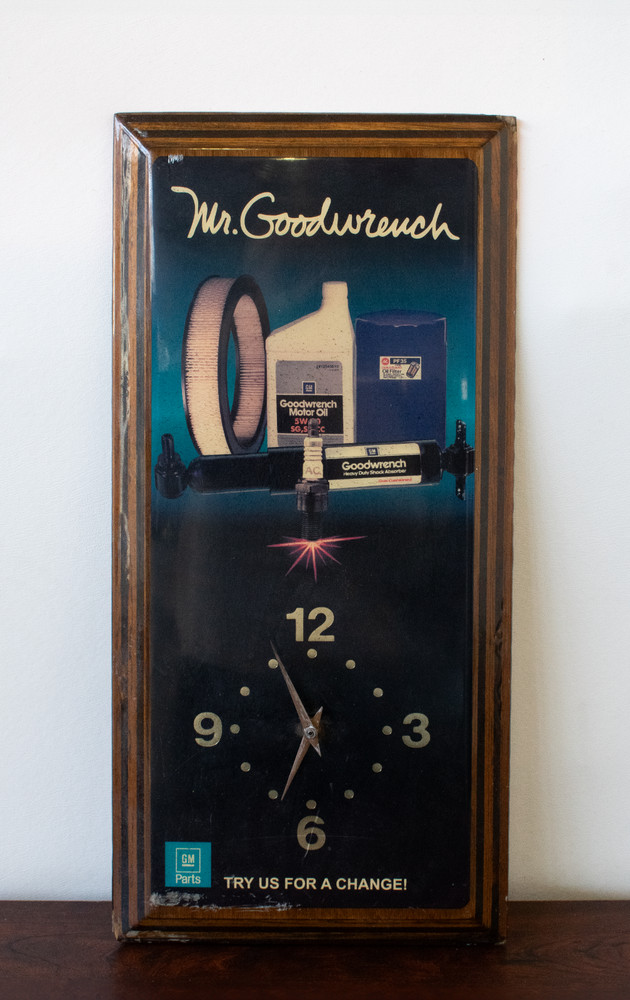 Vintage Mr. Goodwrench Wall Clock Vertical Battery Operated