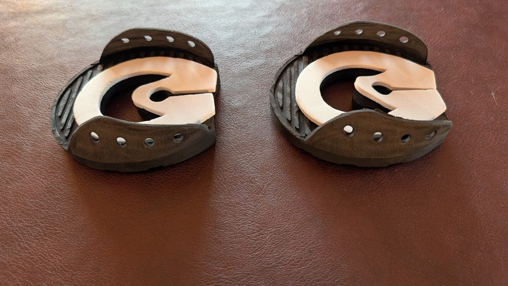 Easy Shoe Performance. 1 Pair. New. Glue-on. Size #0