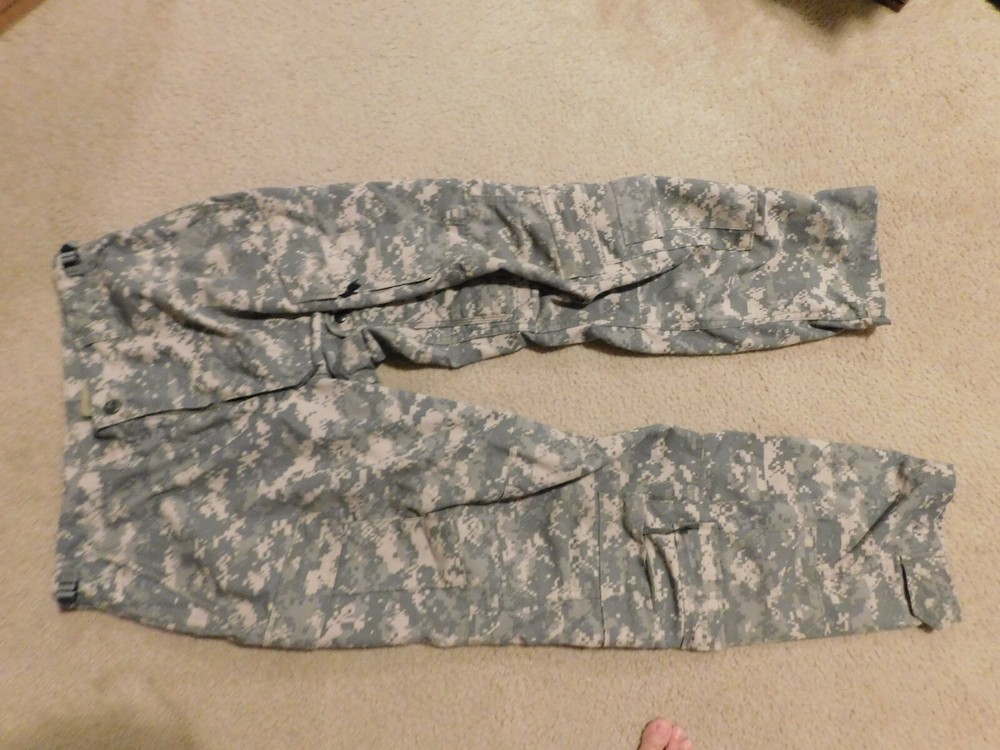US  ARMY ACU  AIRCREW COMBAT TROUSERS SIZE LARGE - SHORT