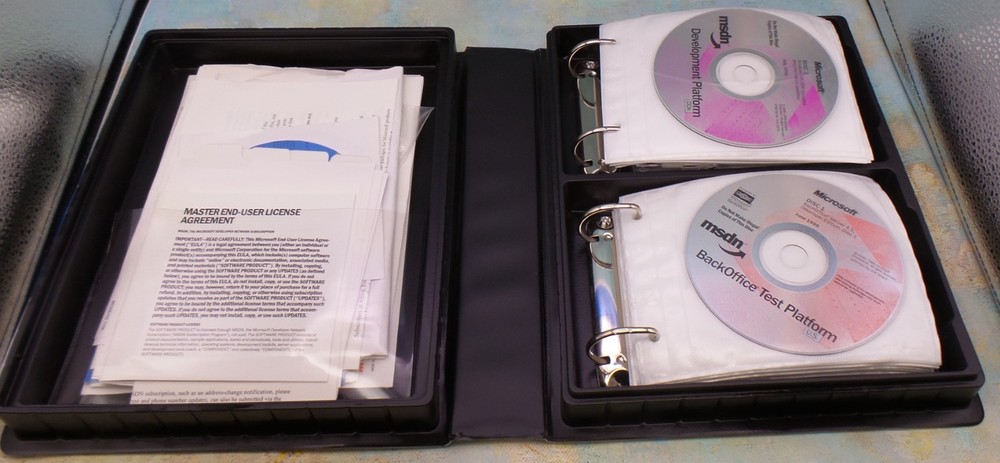 MSDN Software 34 CD's of Microsoft Development software 1999 SQL Server 7.0