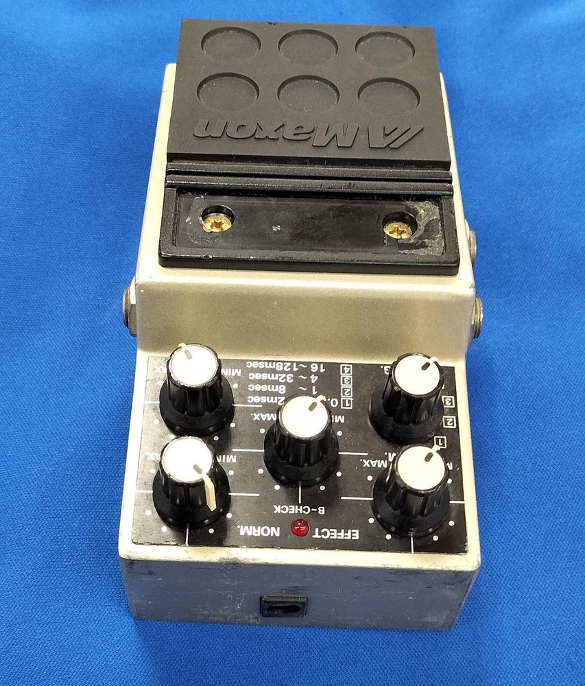 Maxon DC-01 Digital Chorus Pedal Vintage Flanger Delay Vibrato Speed Width Range