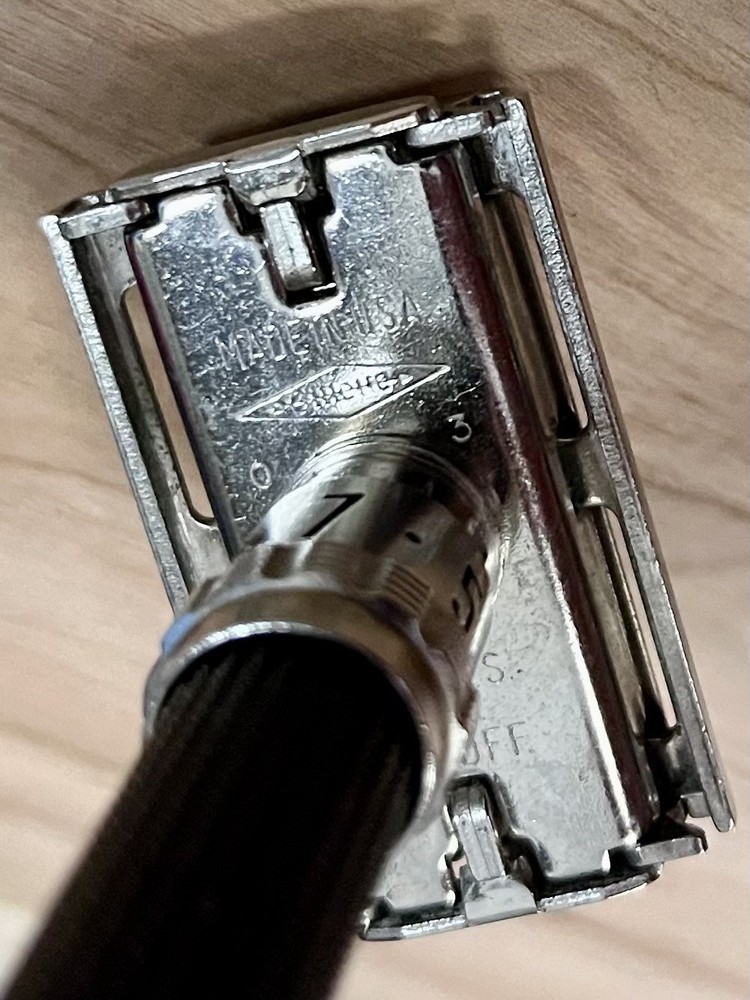 1969 Gillette Super 84 Adjustable Safety Razor - O3 - SHARP!