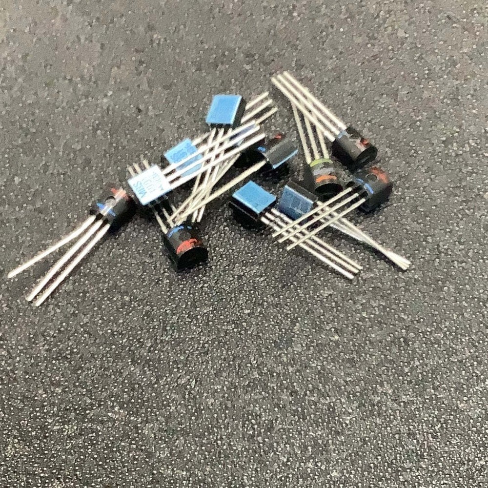 MBS4991 - 12 pack - MOTOROLA - TRIAC