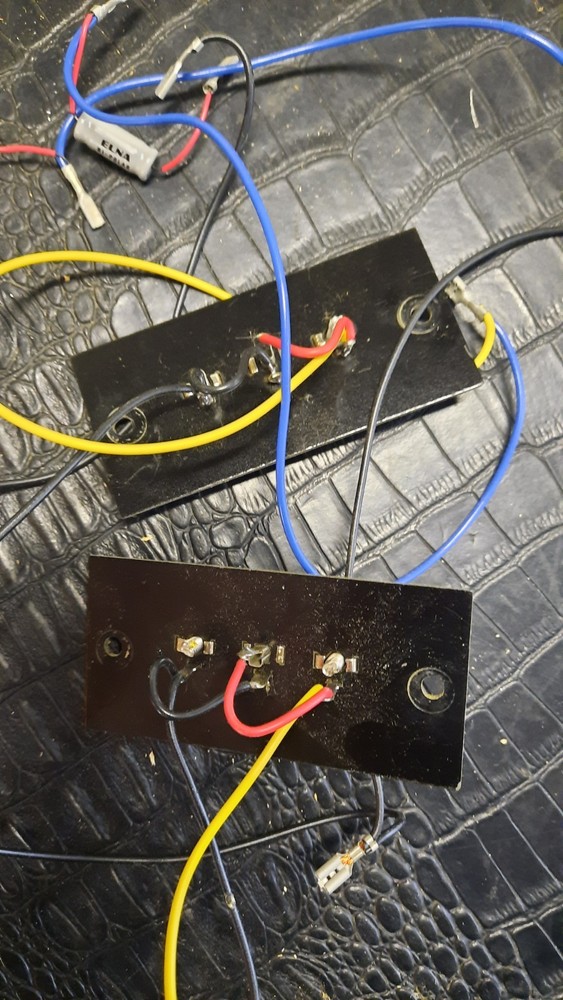 2×Vintage Realistic MC-1000 Crossover