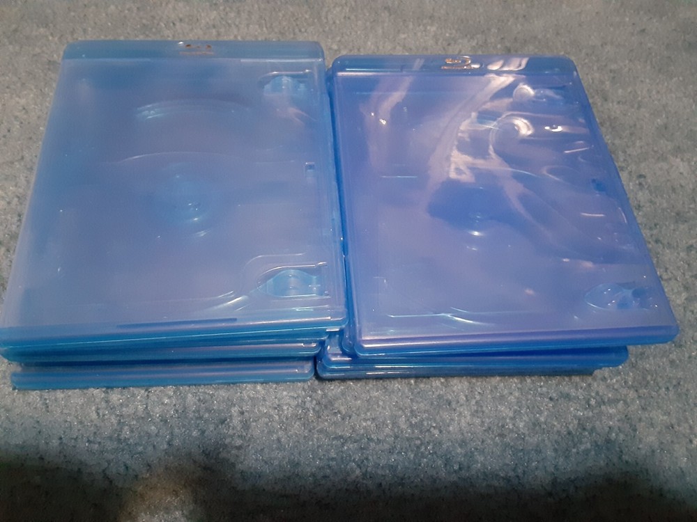 10 Blu Ray cases. Empty.
