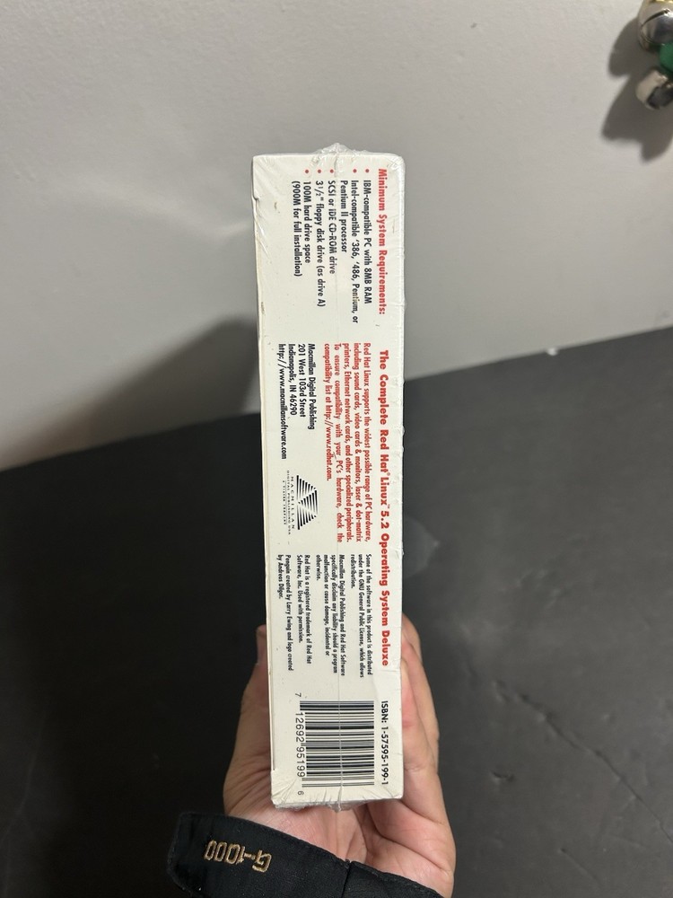 Linux 5.2 The Complete Redhat Operating System Deluxe Sealed (Read Descrip)