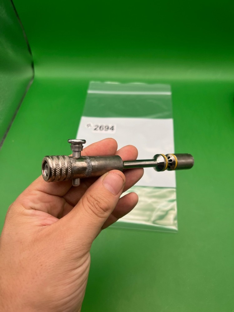 Autococker Bolt
