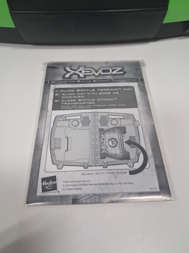 Xevoz - BATTLE ATTACK TRANSPORTER CASE W/ IRON SPECTRE - Complete - Hasbro 2004
