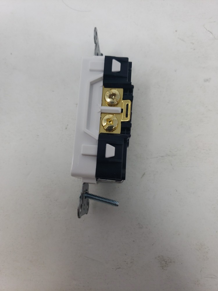 Hubbell 2182W Pro Duplex Receptacle