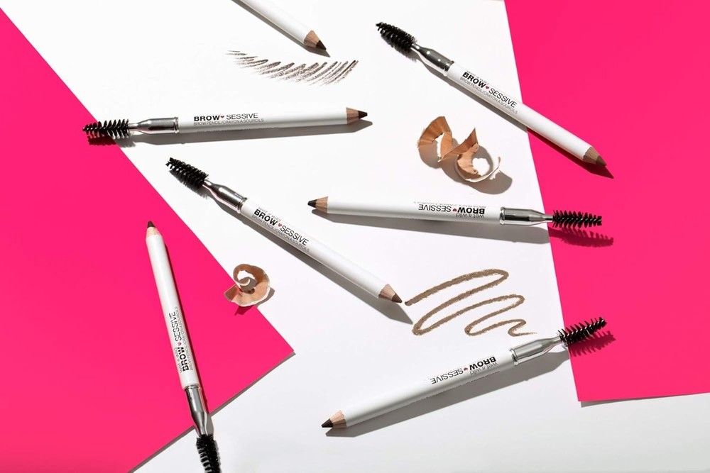 Dual-Ended Brow Pencil with Spoolie for Effortless Shaping - Medium Brown