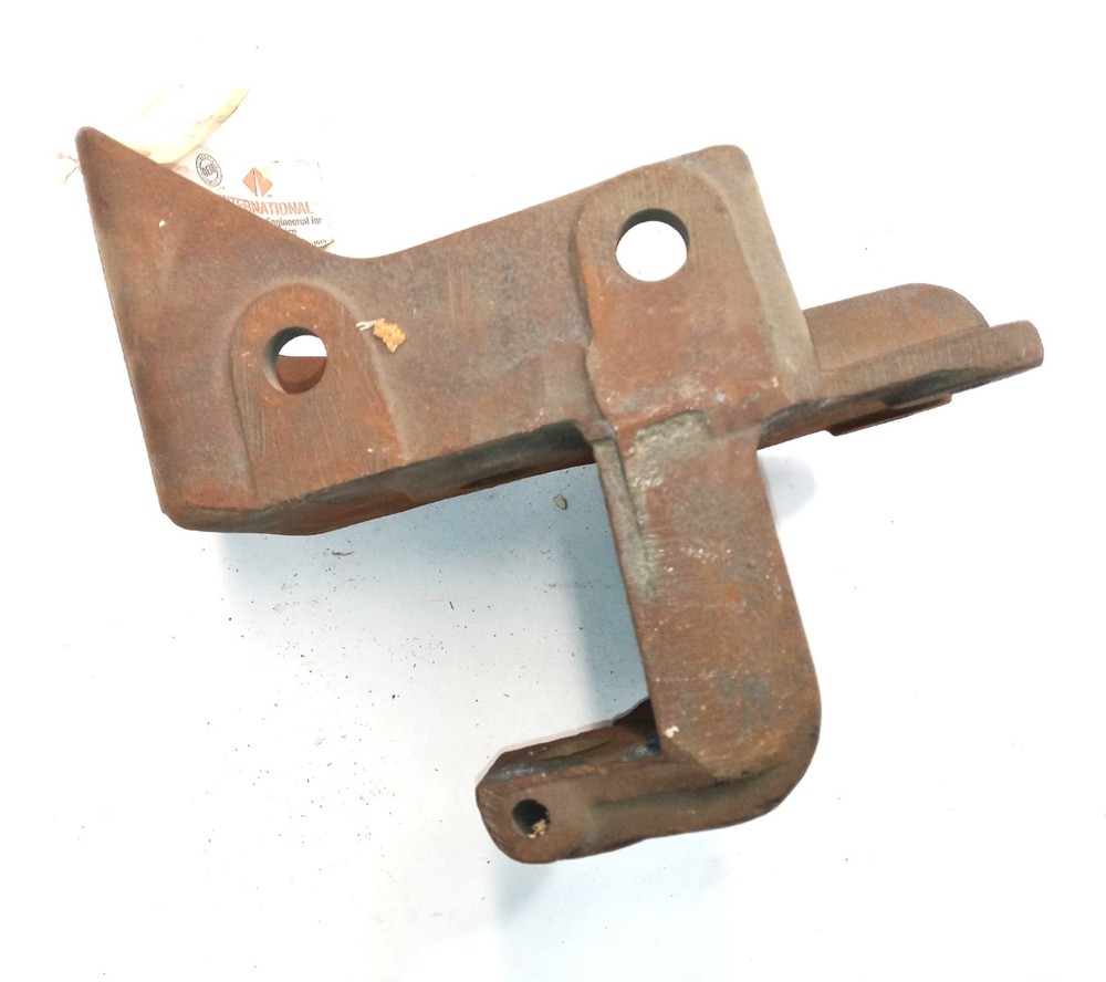 International Bracket 874271R2 NOS