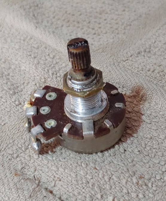 Original 1955 Model 11993 STACKPOLE Potentiometer READS 0.556m Split Shaft