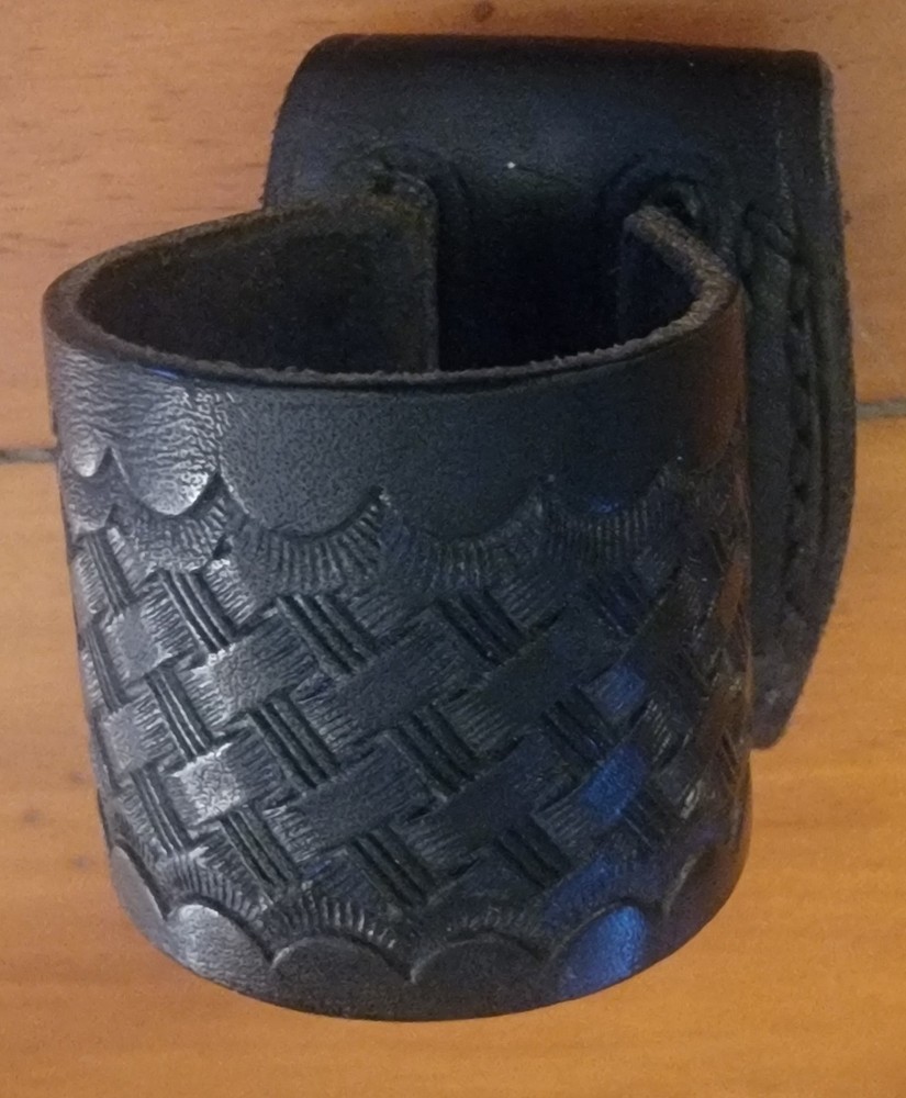 LEATHER DUTY BELT GEAR FLASHLIGHT HOLDER - BASKETWEAVE