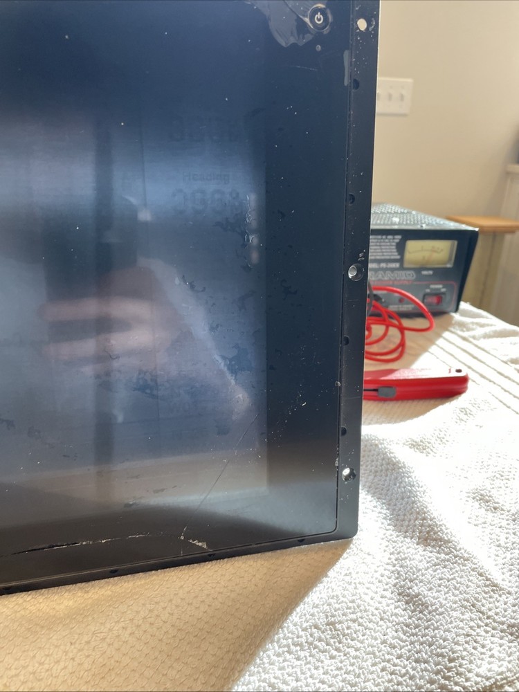 Garmin GPSMAP 8215 Touchscreen Chart Plotter FOR PARTS