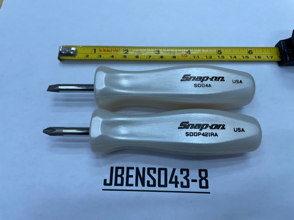 Snap-on Tools RARE PEARL WHITE 2pc Hard Standard Handle Stubby Screwdriver Set