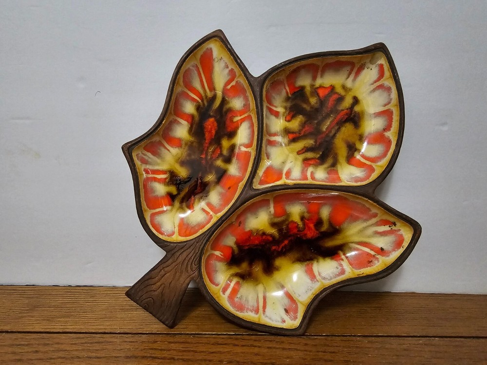 Vintage Treasurecraft #377 divided compartment multi-color leaf dish