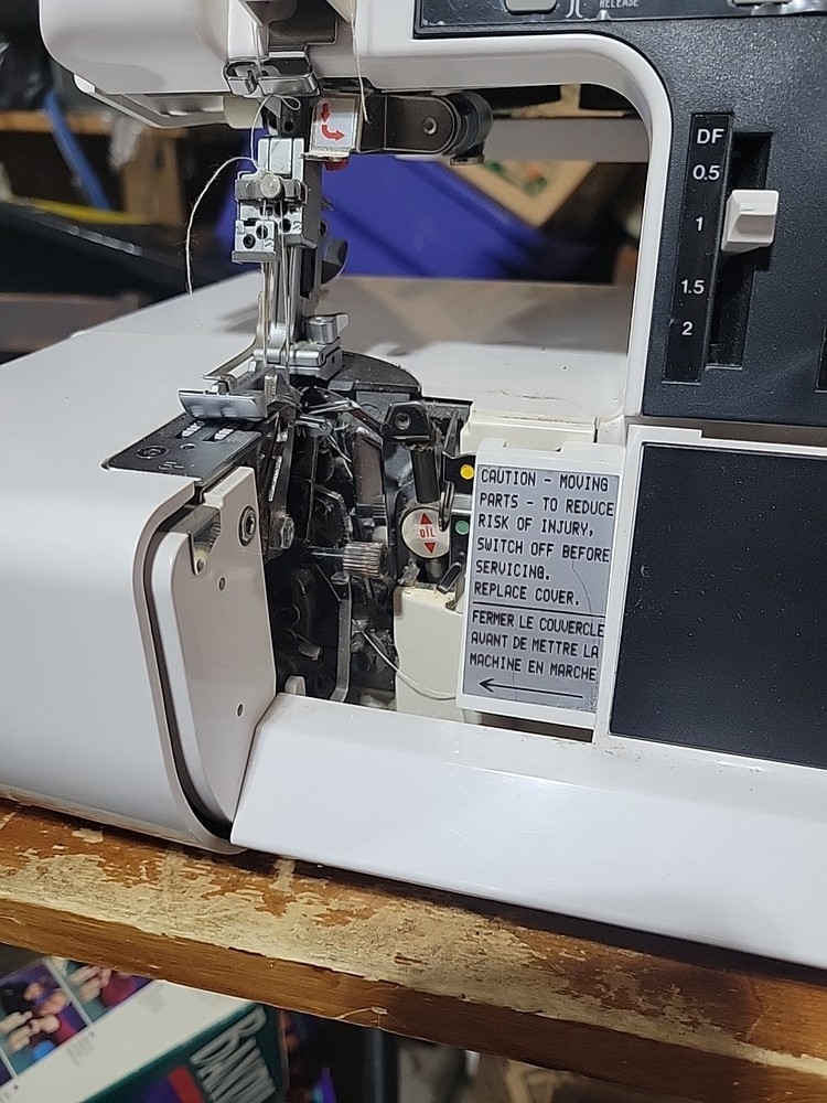 Elna Pro 905 DCX Serger Sewing Machine With Pedal