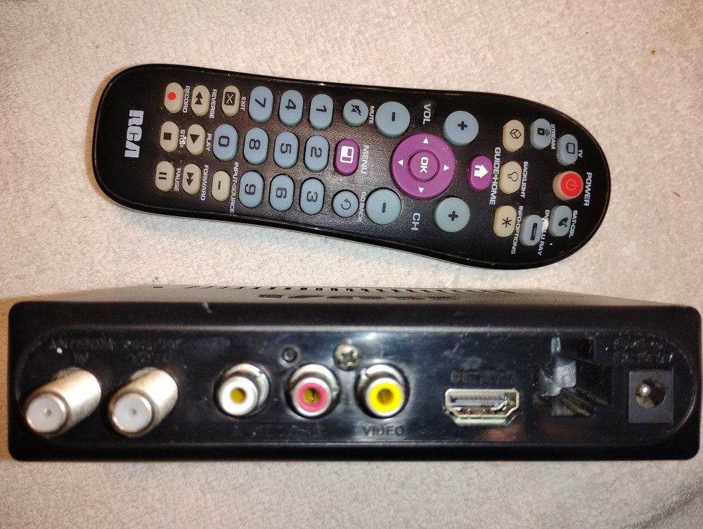 rca atsc converter box wit remote untested