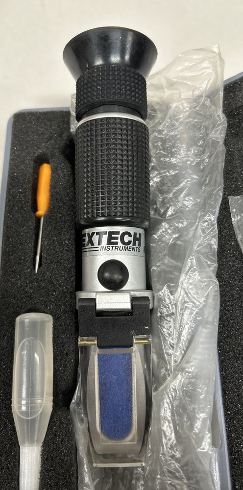 EXTECH RF40 Portable Refractometer with Case