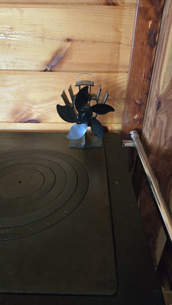 La Nodica Rosa Reverse wood stove