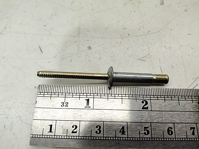 Rivet (4) - 2000 POLARIS NOS