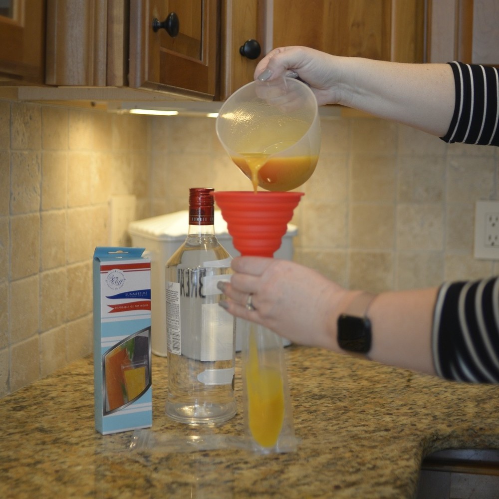 Collapsible Silicone Cooking Funnel Bottle Fill Tool Foldable Kitchen Accessory