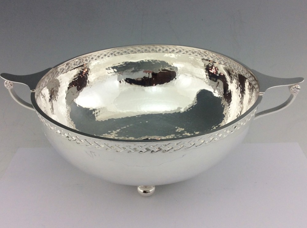 ARTS & CRAFTS LARGE SOLID SILVER BOWL A.E.JONES 1924