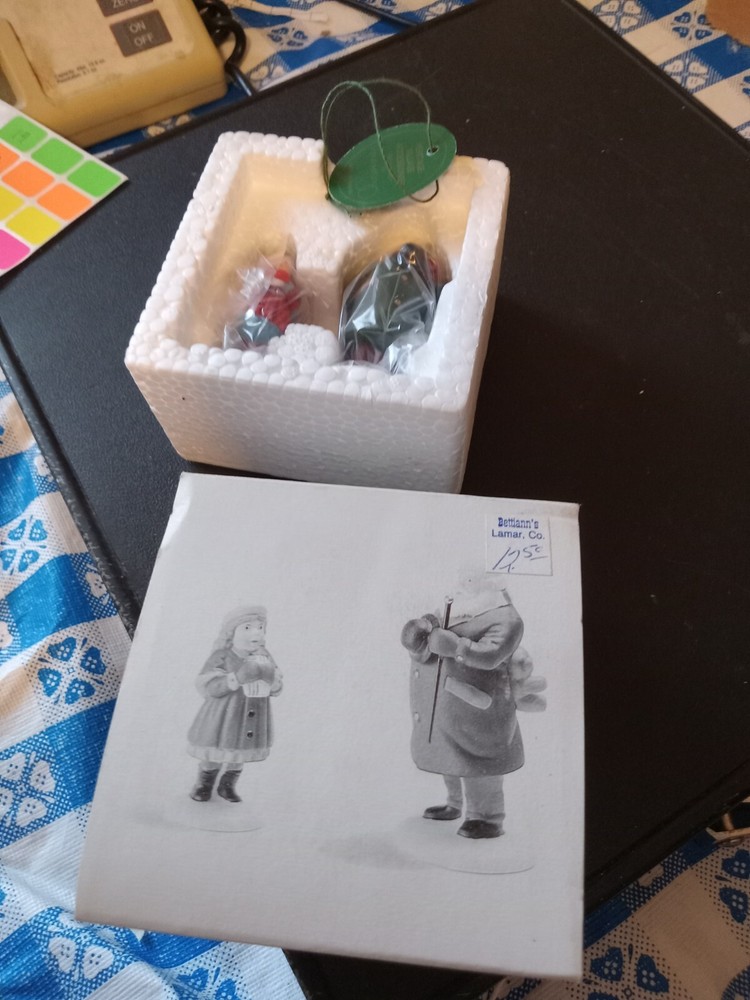 Dept 56 Heriage Village - Yes Virginia