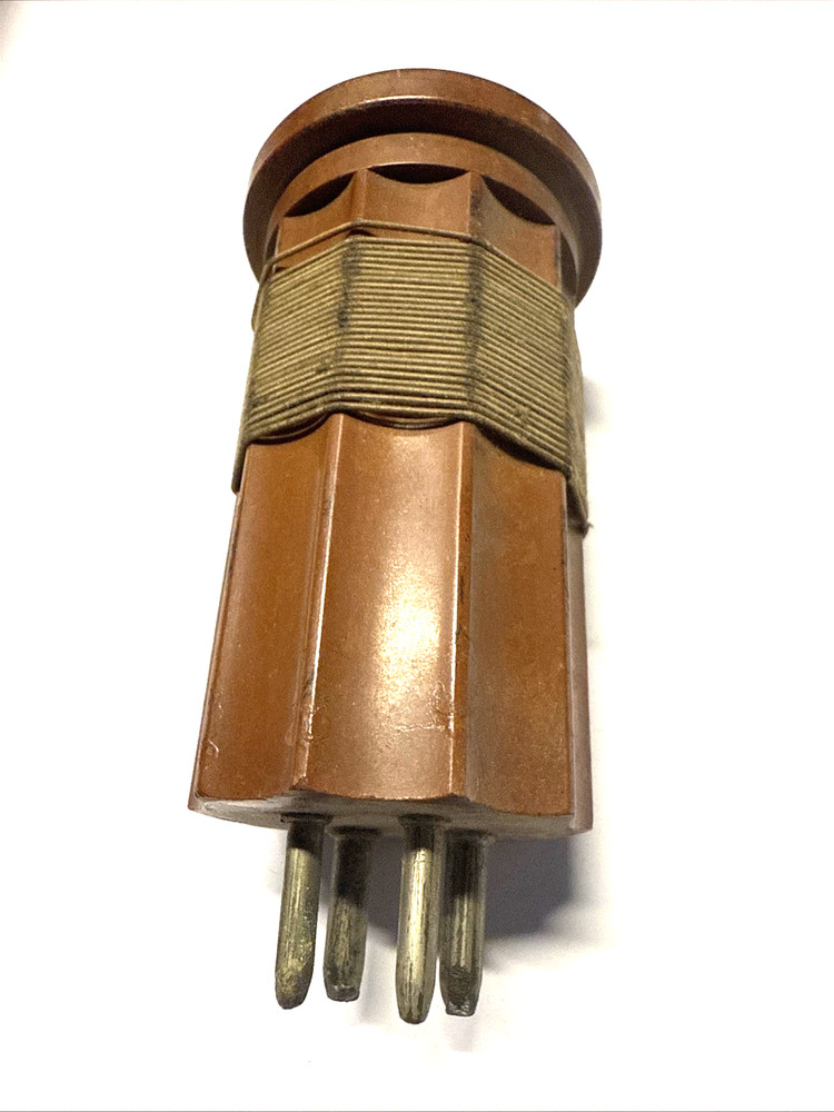 4 pin  plug-in coil form by Hammarlund  USED