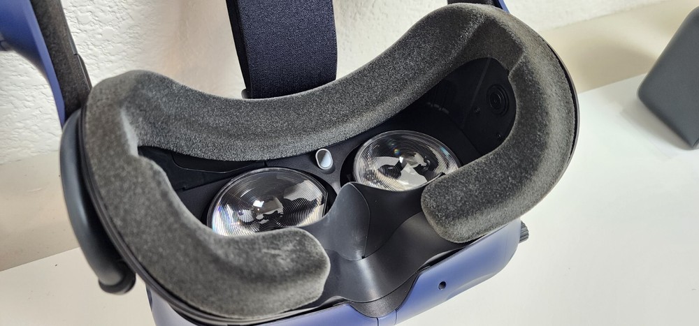 HTC VIVE Pro Headset VR Full Set Complete System Virtual Reality Kit A+ Clean