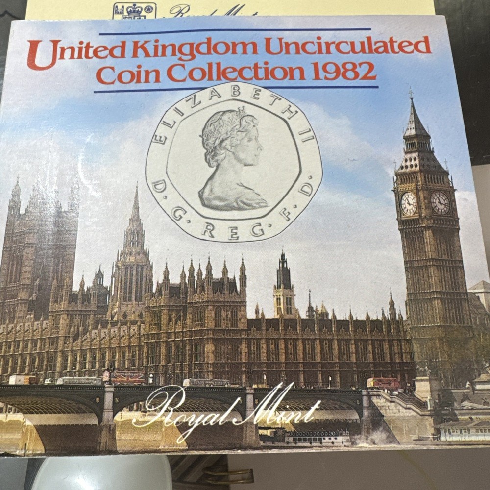 GREAT BRITAIN COIN SET , 1982 UNC.