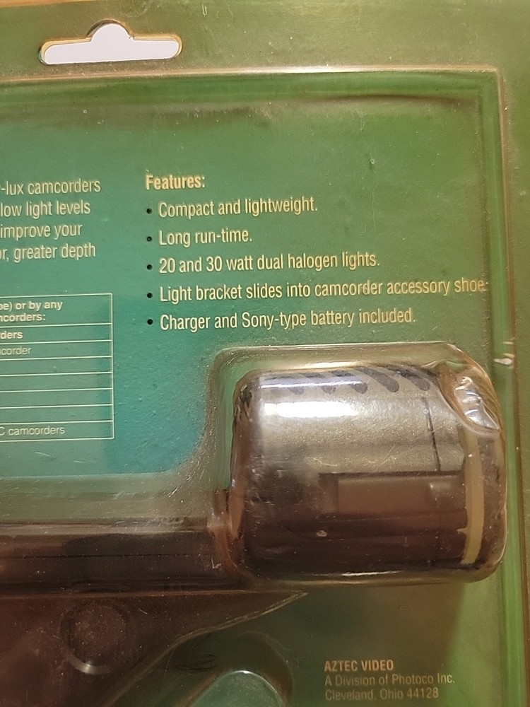 AZTEC VIDEO VARIABLE BRIGHTNESS VIDEO LIGHT FOR CAMCORDERS