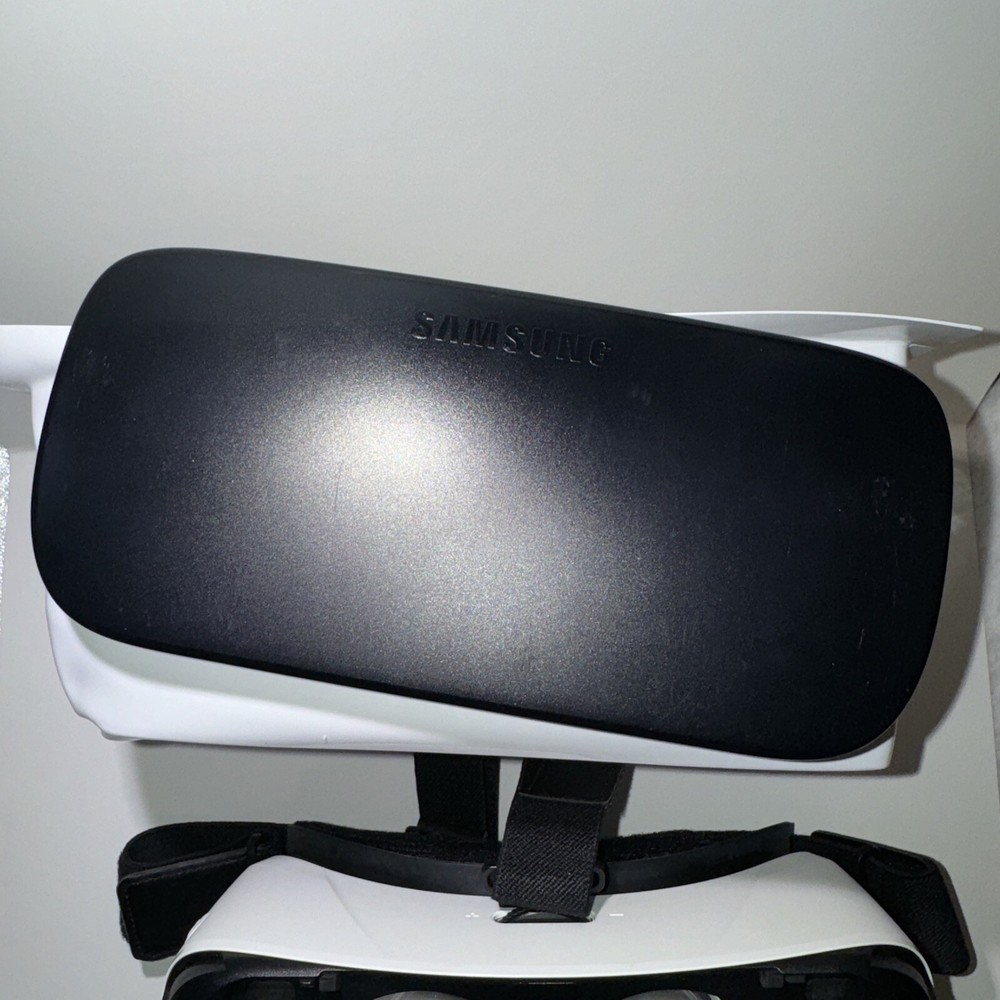 Samsung Gear VR Powered by Oculus Untested As-is