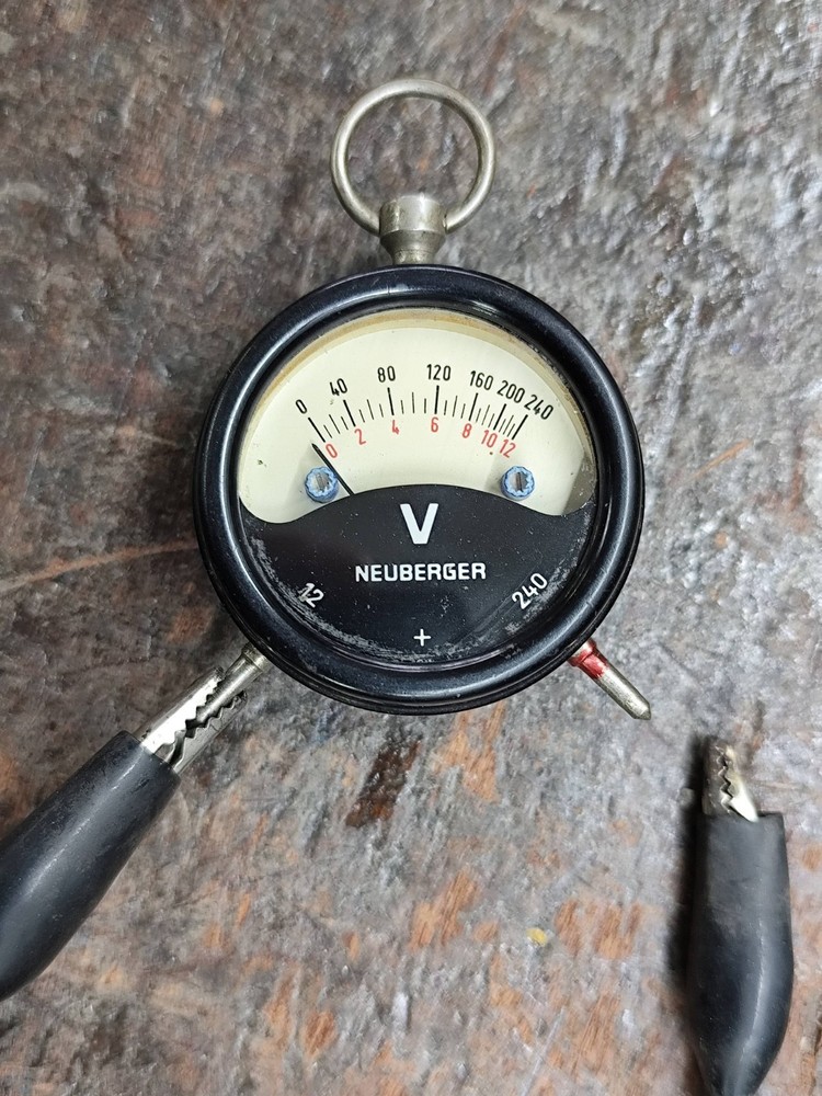 vintage voltmeter NEUBERGER