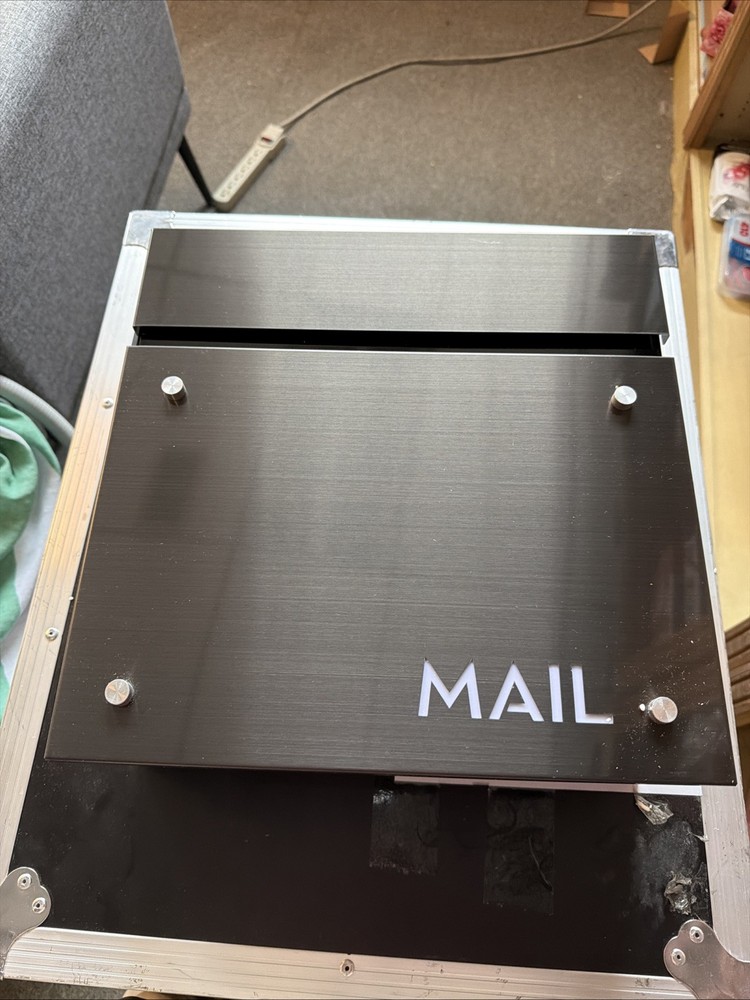 Wall-Mounted Modern Locking Mailbox from Bailey Boxes Enhance Your Home with ...