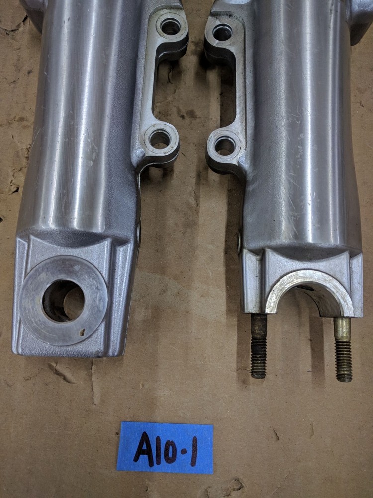 2000-2013 Harley-Davidson Touring Lower Fork Sliders Legs (Read)