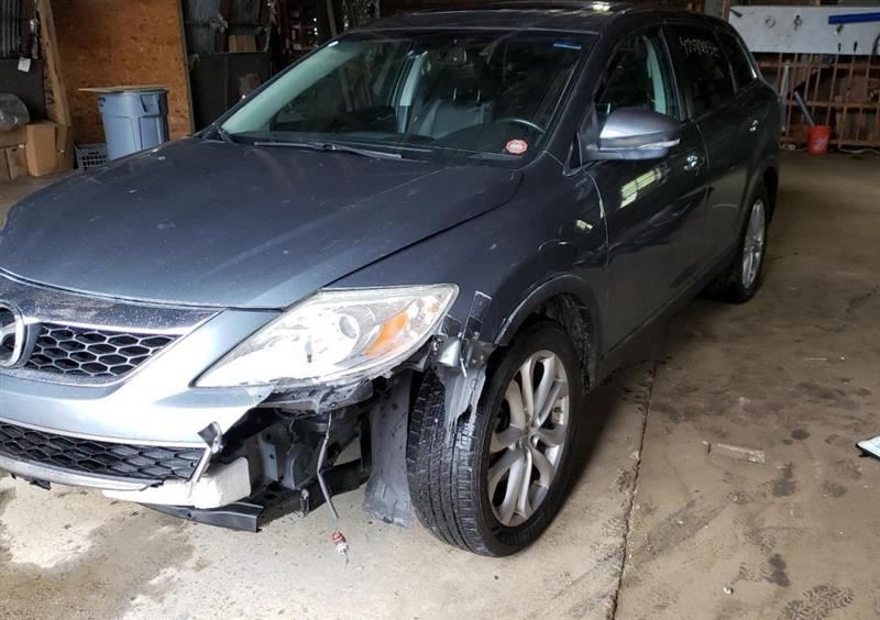 CX-9 2012 Headrest 363351
