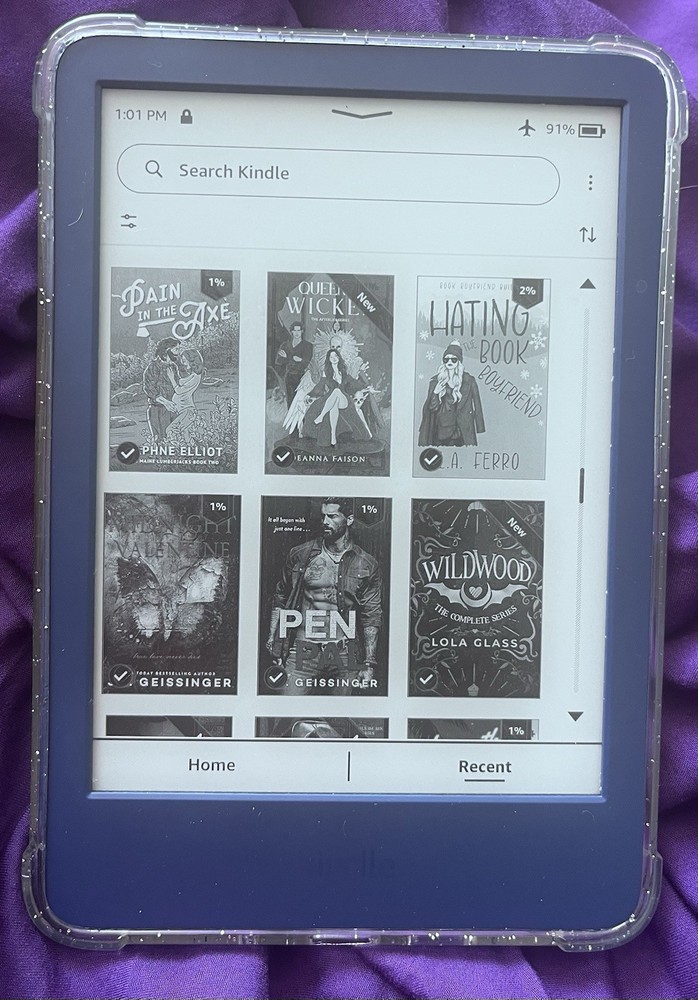 Amazon Kindle ereader Blue with books
