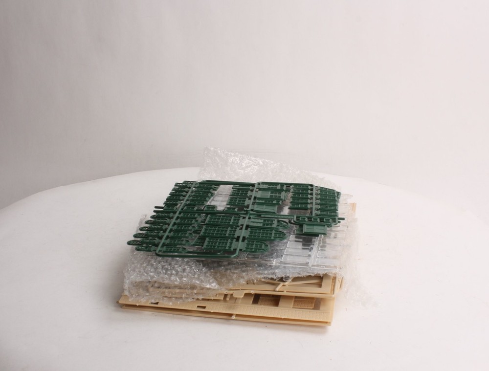 Walthers 933-3024 HO Milwaukee Beer & Ale Structure Building Kit
