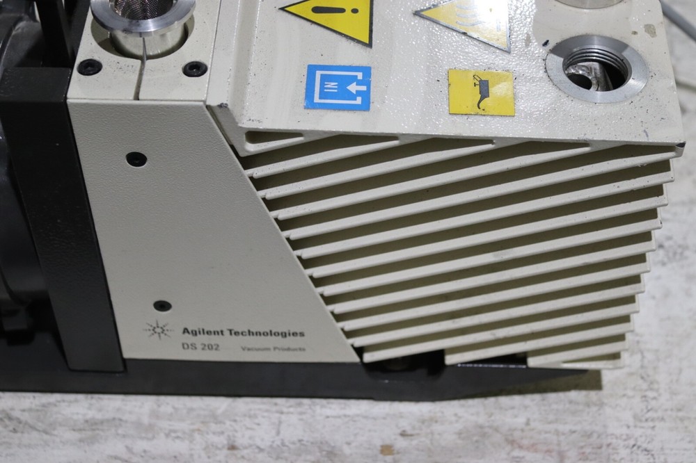 Agilent Technologies DS 202 Dual Stage Rotary Vane Vacuum Pump