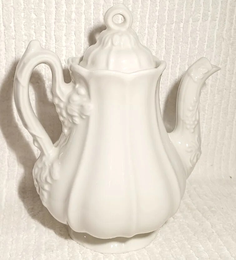 White Teapot Stoneware 10" Heirloom Coffee Raised Design Kitchen Decor