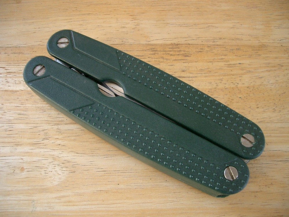 Folding Garden Multi-Function Multi-Tool with Belt Pouch