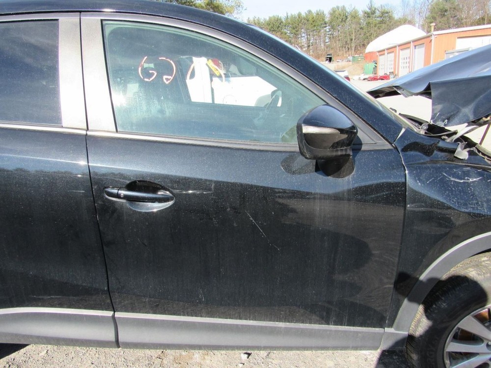 CX-5 2016 Glove Box 1030390
