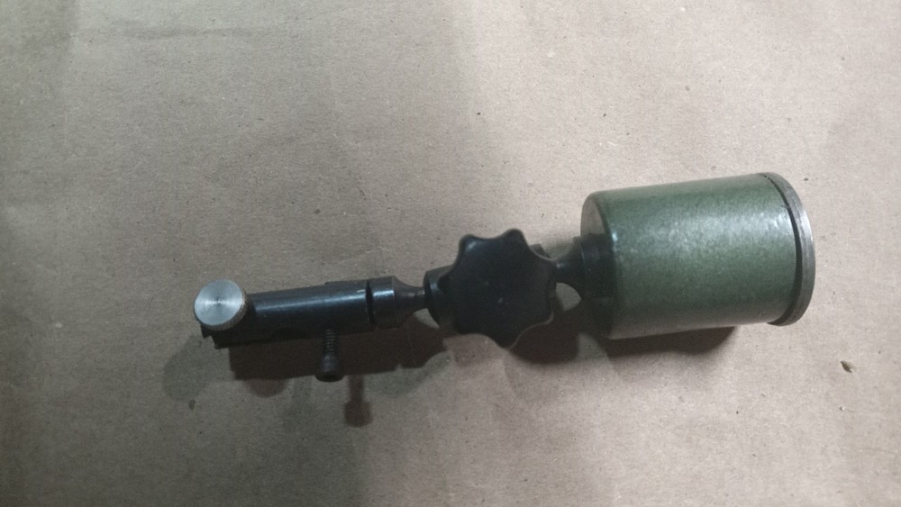 SMALL MAGNETIC INDICATOR HOLDER WITH KEEPER